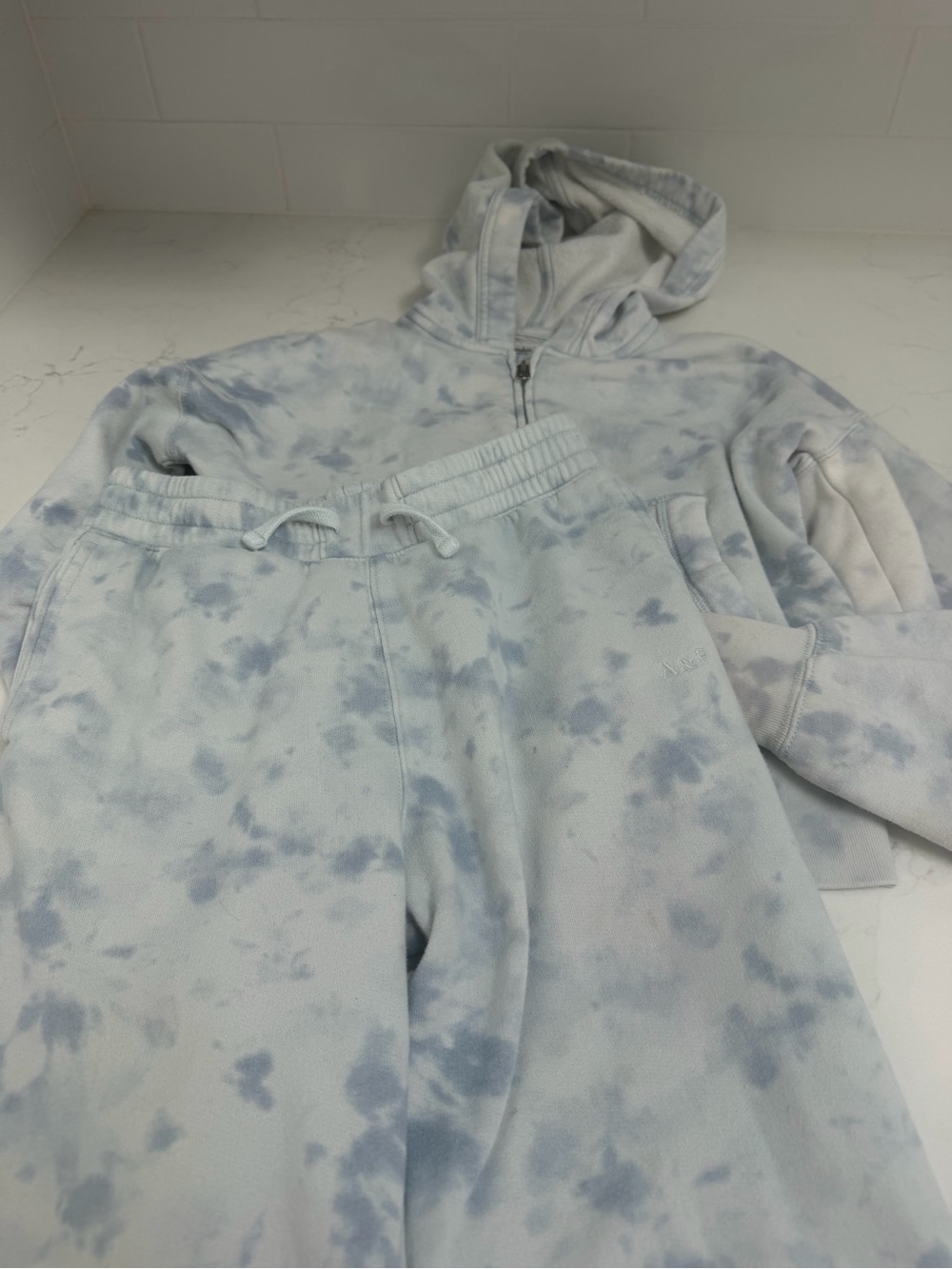 Abercrombie & Fitch Girls Light Blue Tie-Dye Hoodie & Sweatpants Set
